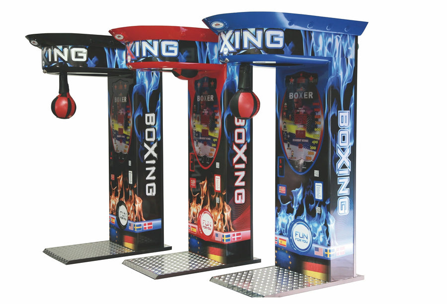 Drie Fun Power Boxer bokskrachtmeters in zwart, rood en blauw met boksbal en metalen voetplaat
