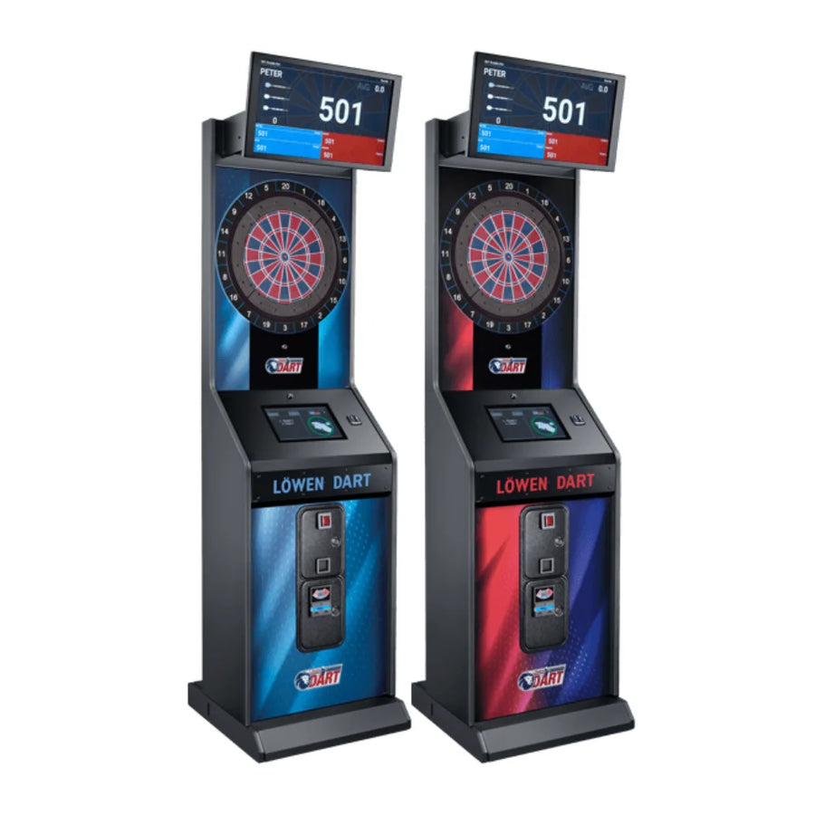 Twee Löwen Dart HB10 dartautomaten naast elkaar in blauw en rood, met scorescherm, touchscreen en muntinworp