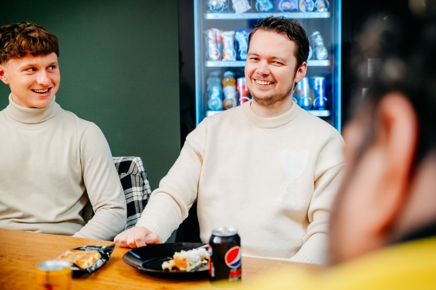 Een automaat plaatsen bij jouw zorginstelling? / Een automaat plaatsen bij jou op kantoor? - DGA-Vending 